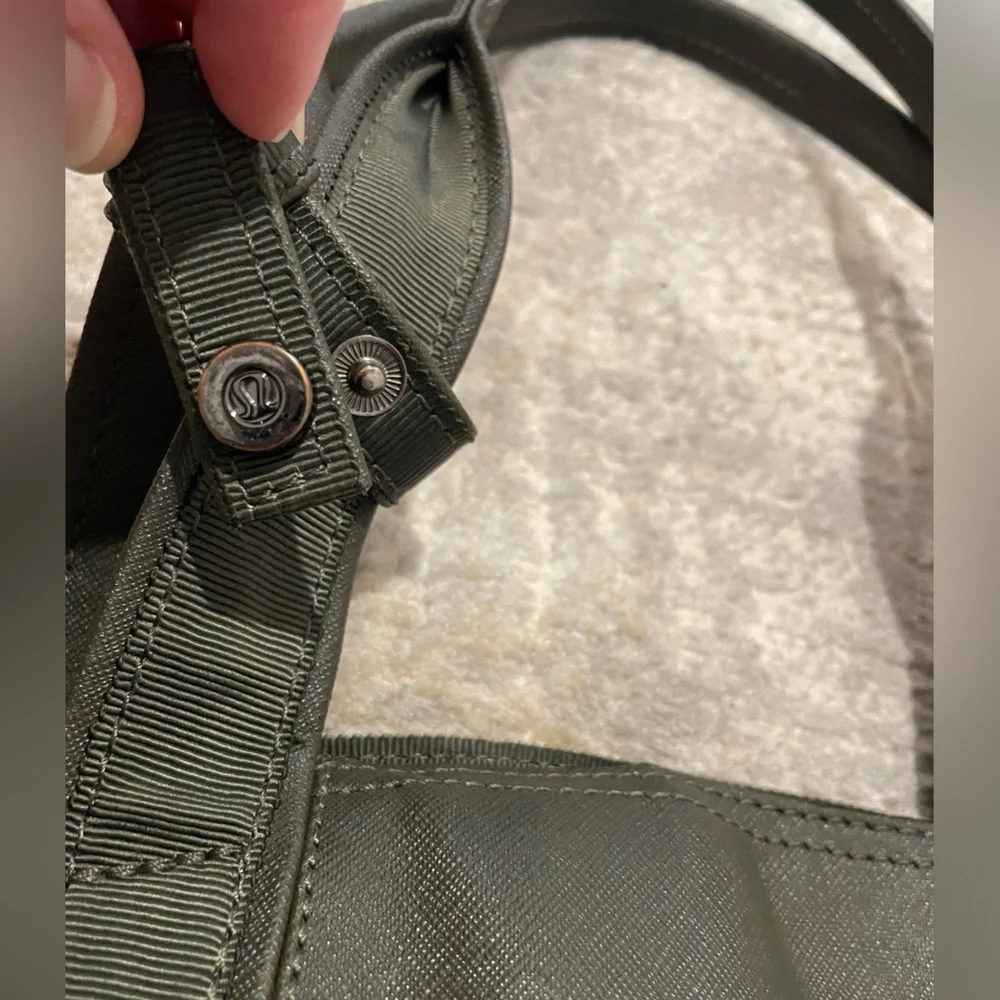Lululemon All Day Tote Olive Green Shoulder Bag - Picture 10 of 13